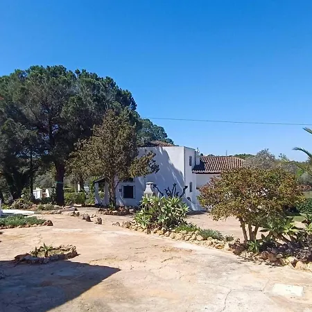 Villa Large Traditional With Balcony & Pool Access - Casa 7 Albufeira